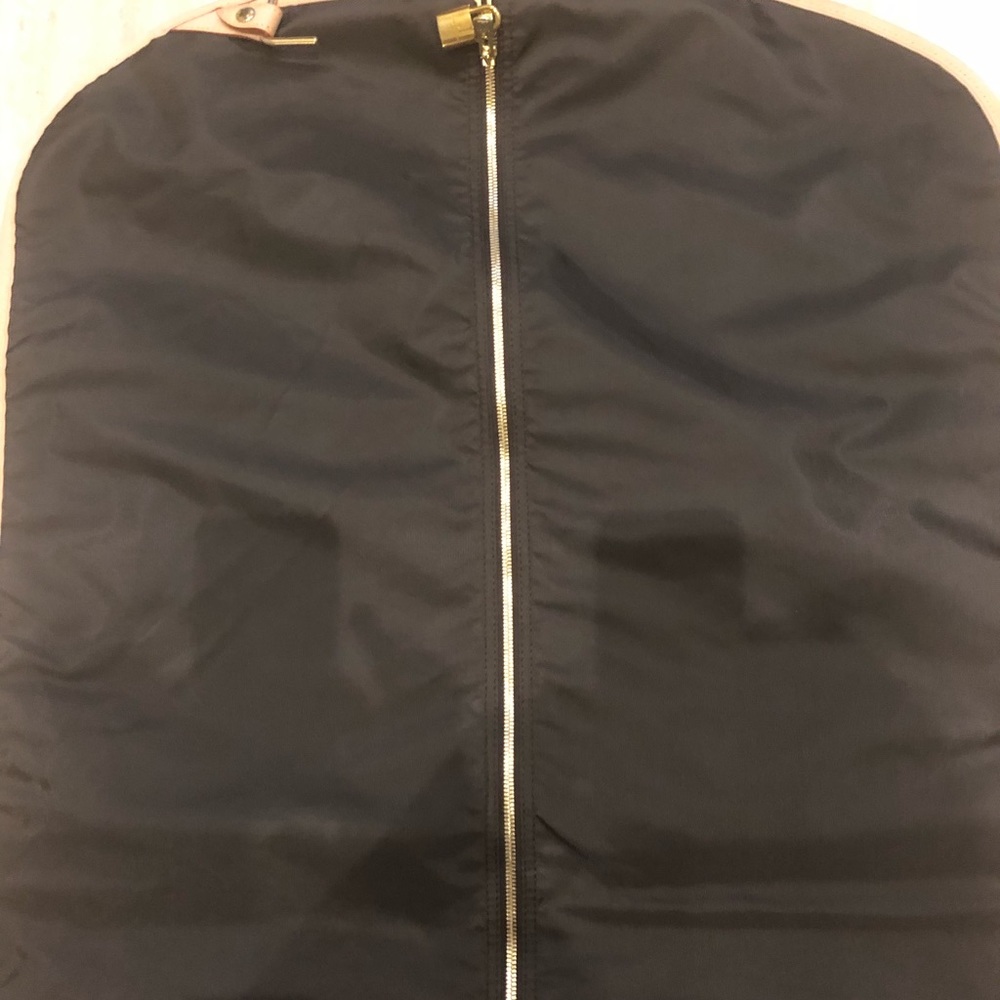 Louis Vuitton Garment Cover - Picture 8 of 8